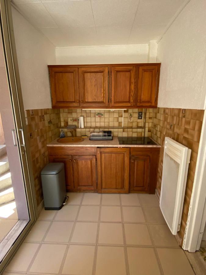 Studio Spacieux Avec Patio En Centre Ville Cavalaire-sur-Mer Kültér fotó